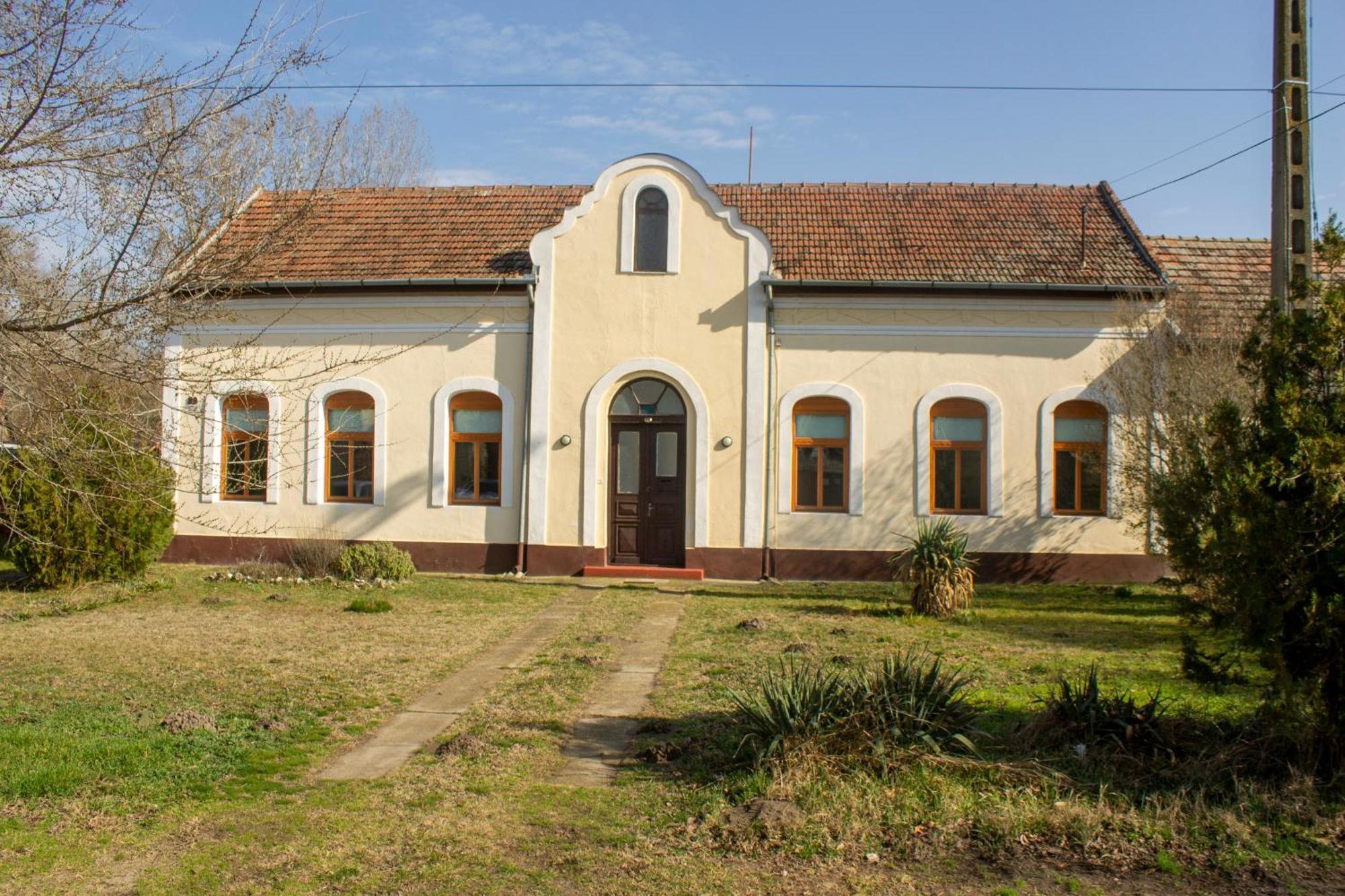 Villa Flora Kiskunmajsa Εξωτερικό φωτογραφία